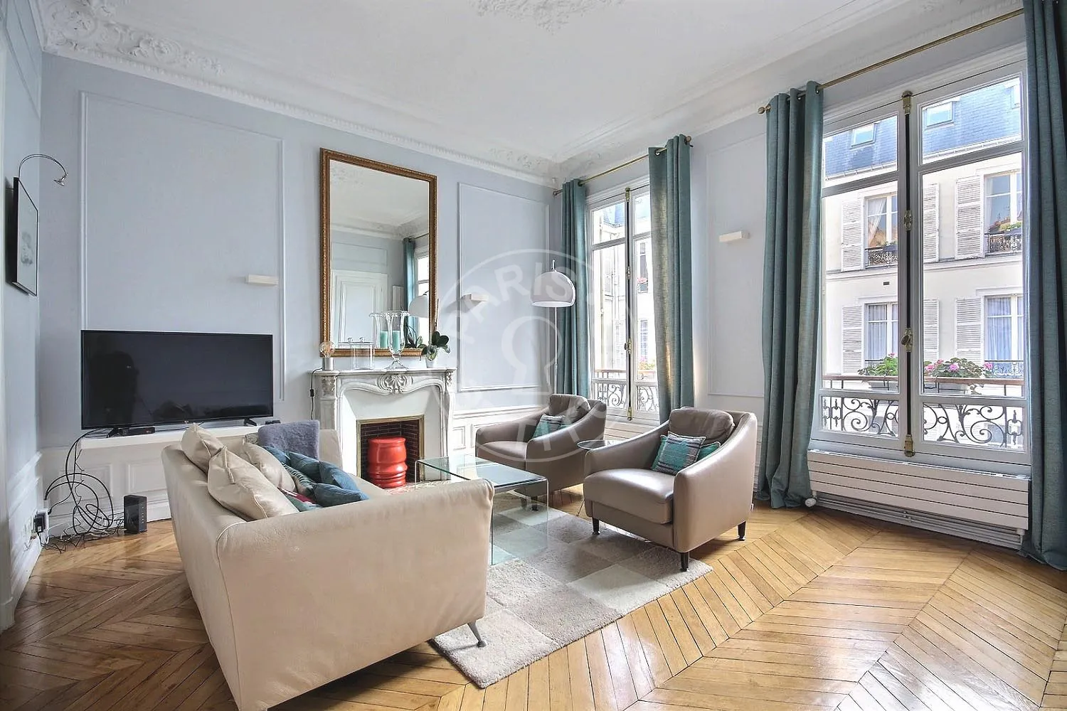 Flat Rue d'Amsterdam in Paris