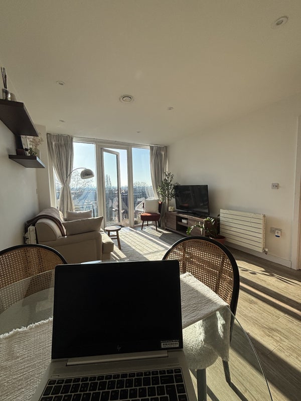 Room Tooting High Street in Greater London