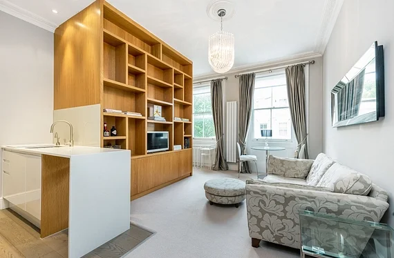 Flat Elm Place in Greater London