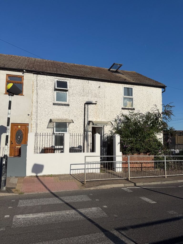 House Mill Road in Aveley