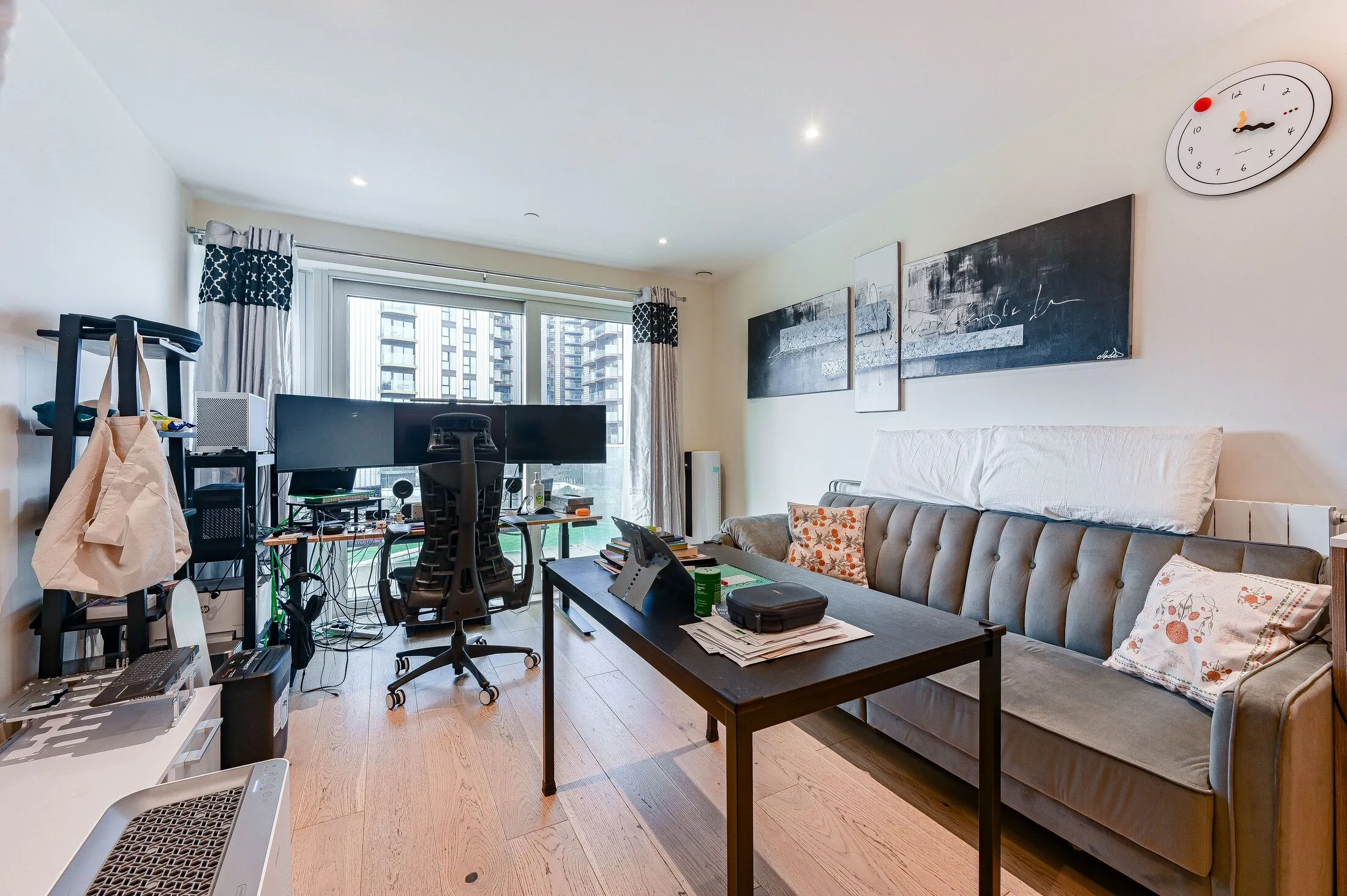 Flat Duke of Wellington Avenue in Greater London