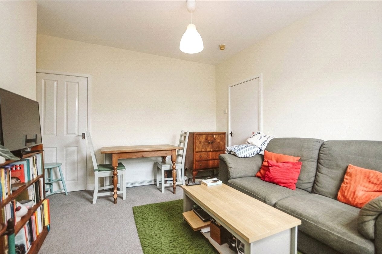 Flat Dean Crescent in Bristol