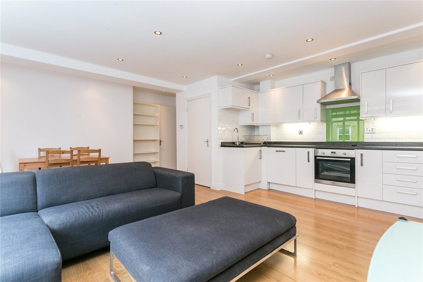 Flat Bacon Street in Greater London