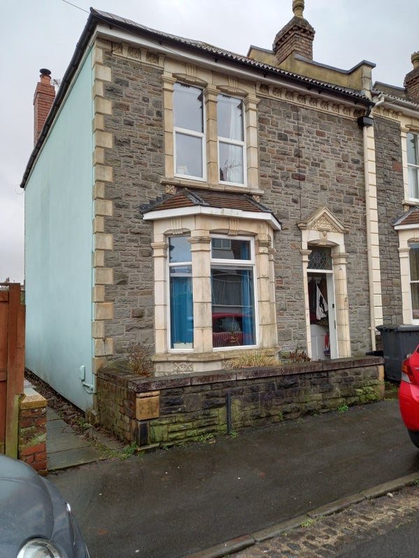 Room Hughenden Road in Bristol