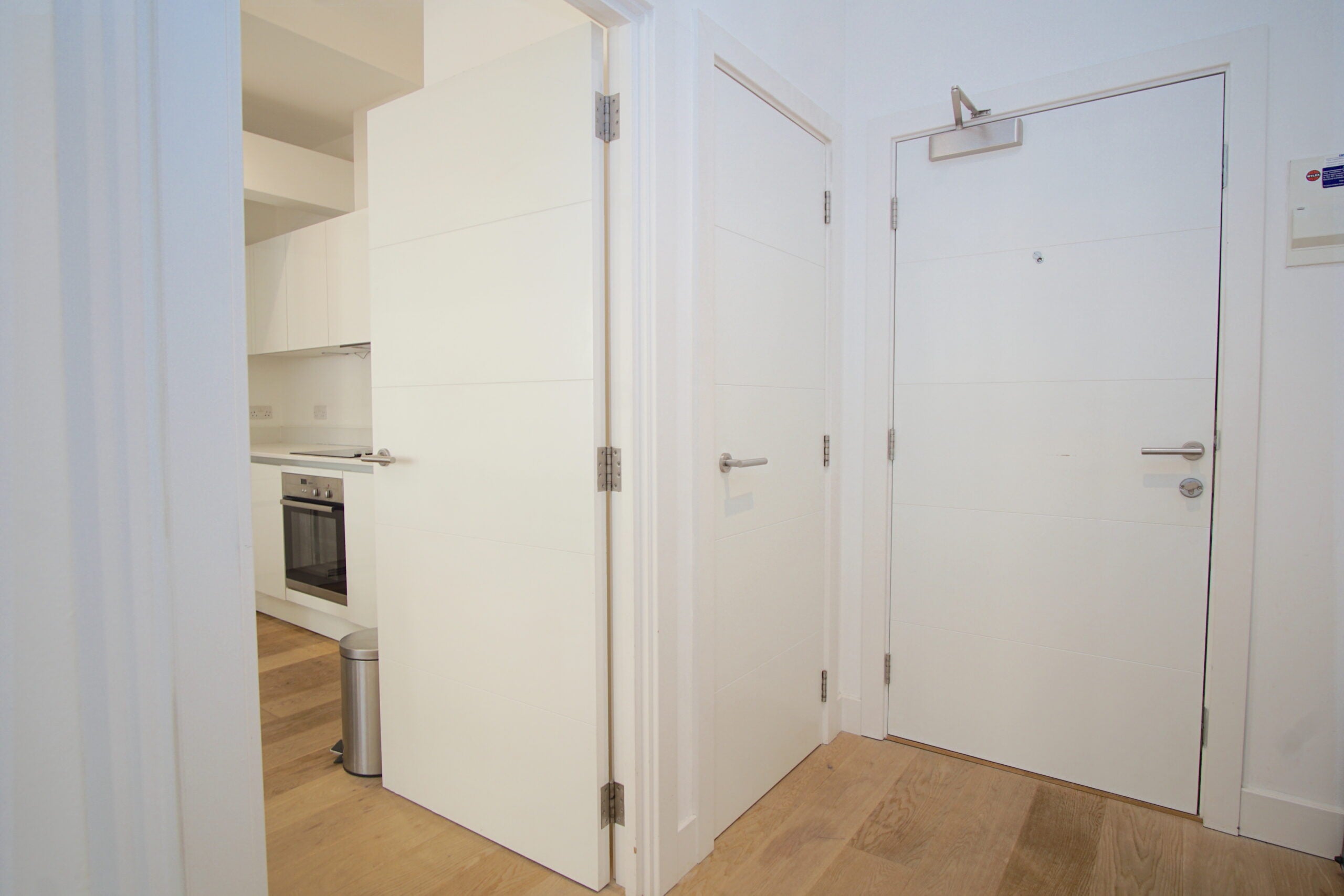 Flat Clyde Square in Greater London
