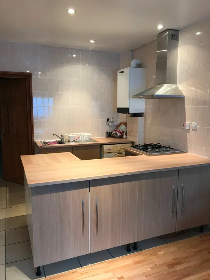 Flat Hunters Grove in Greater London