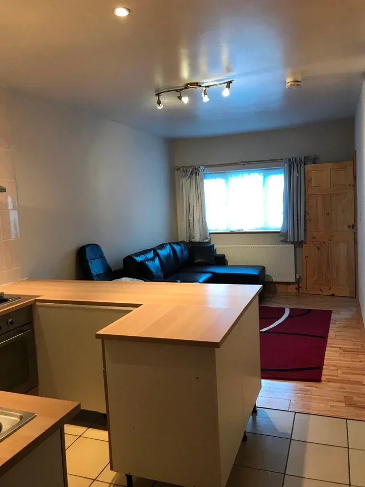 Flat Hunters Grove in Greater London
