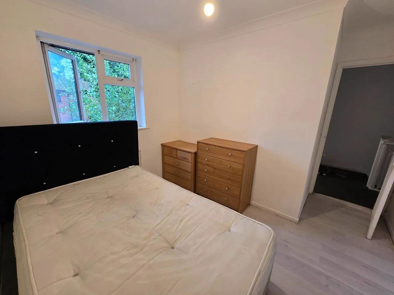 House Lorrimore Close in Billericay