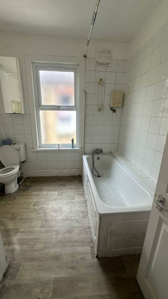 Flat Chingford Road in Greater London
