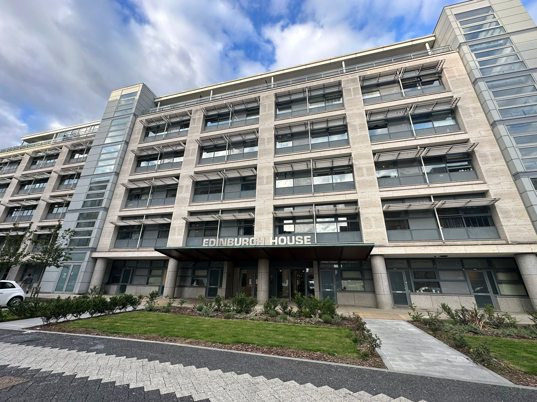 Flat Edinburgh Way in Harlow