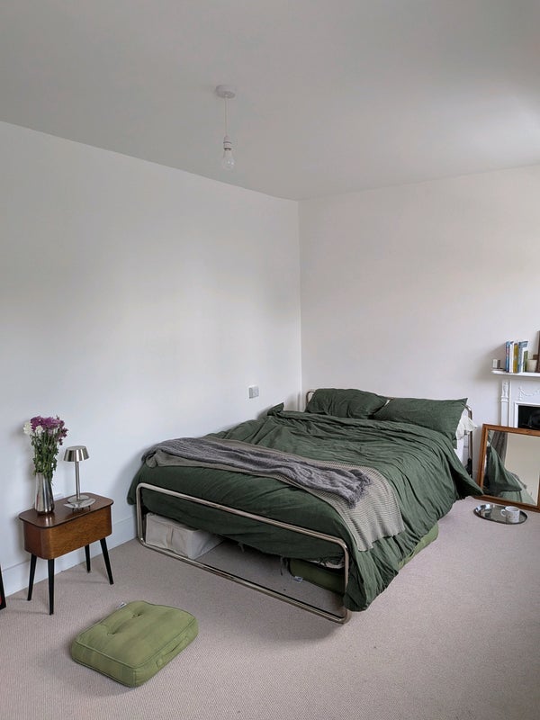 Room Trinity Church Square in Greater London