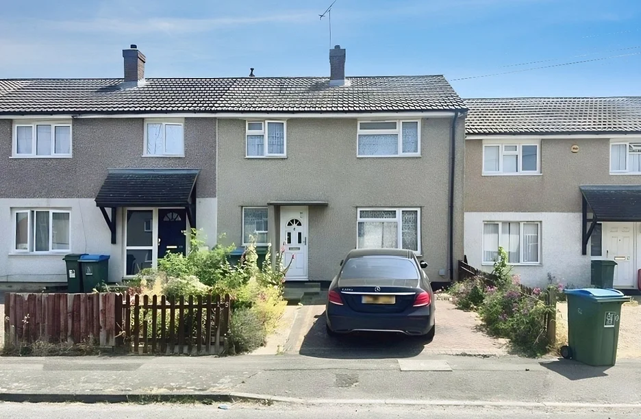 Flat Carlton Close in Aylesbury