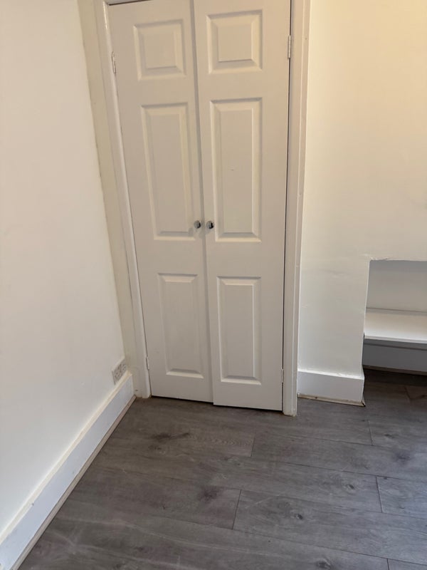 Room Brookdene Road in Greater London
