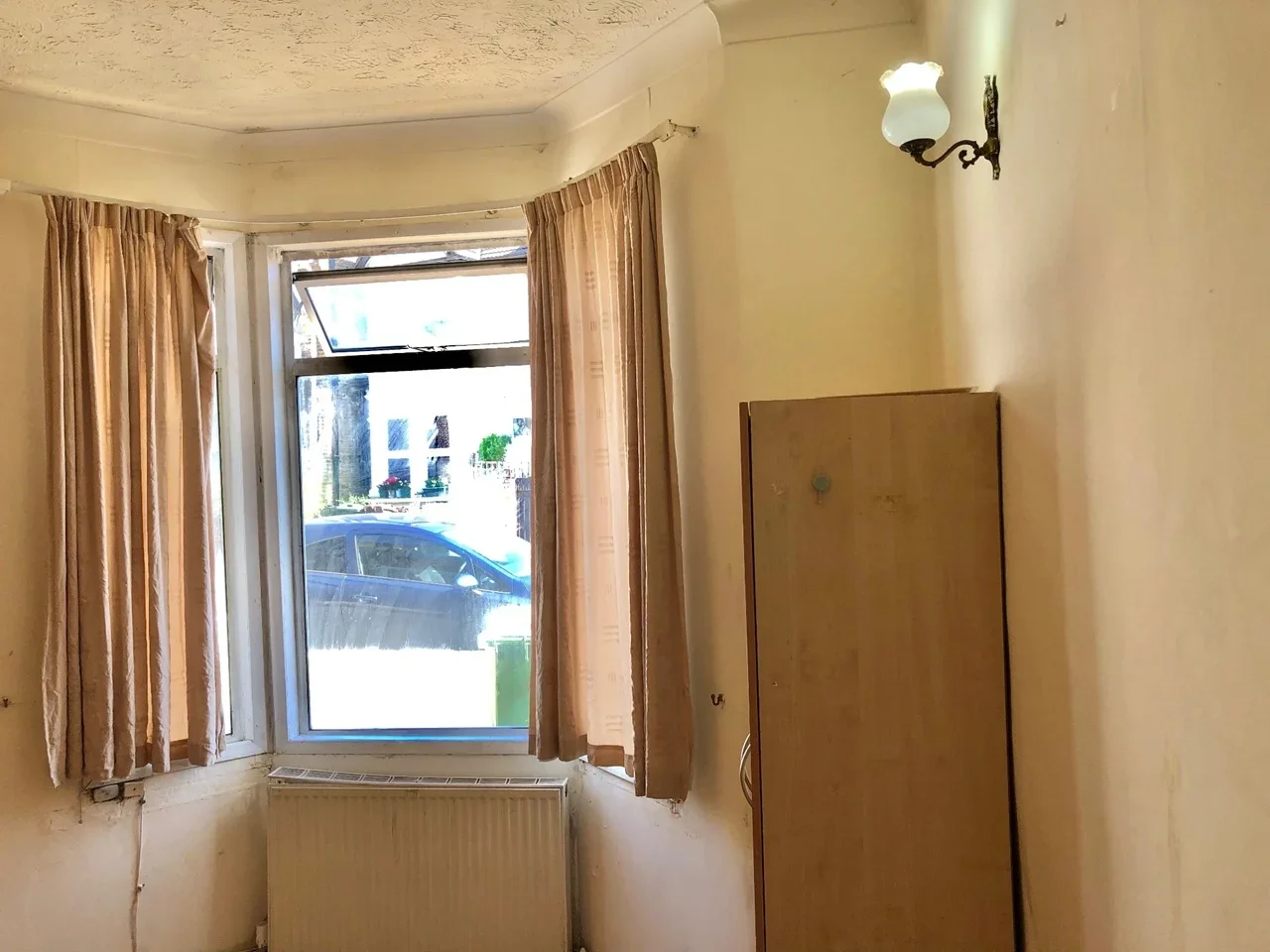 House Roland Road in Greater London