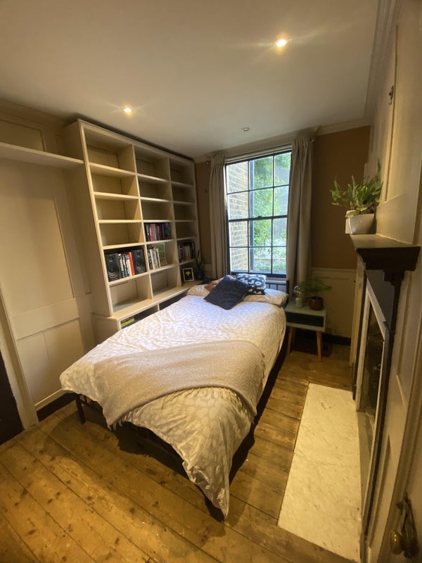 Room Parfett Street in Greater London