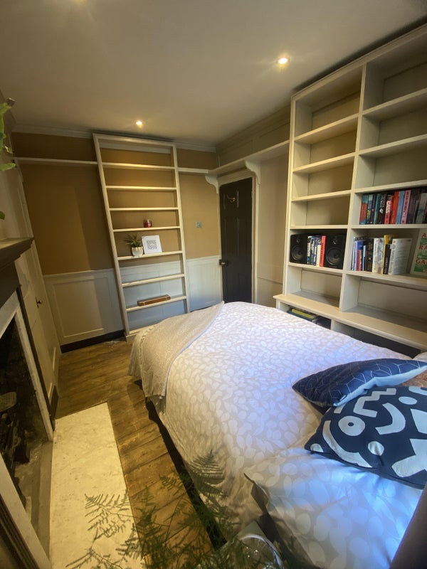 Room Parfett Street in Greater London