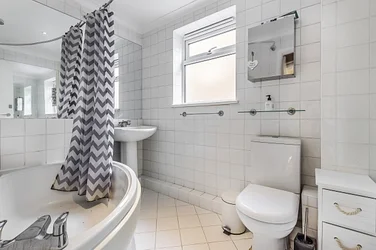 Flat Overbury Avenue in Greater London
