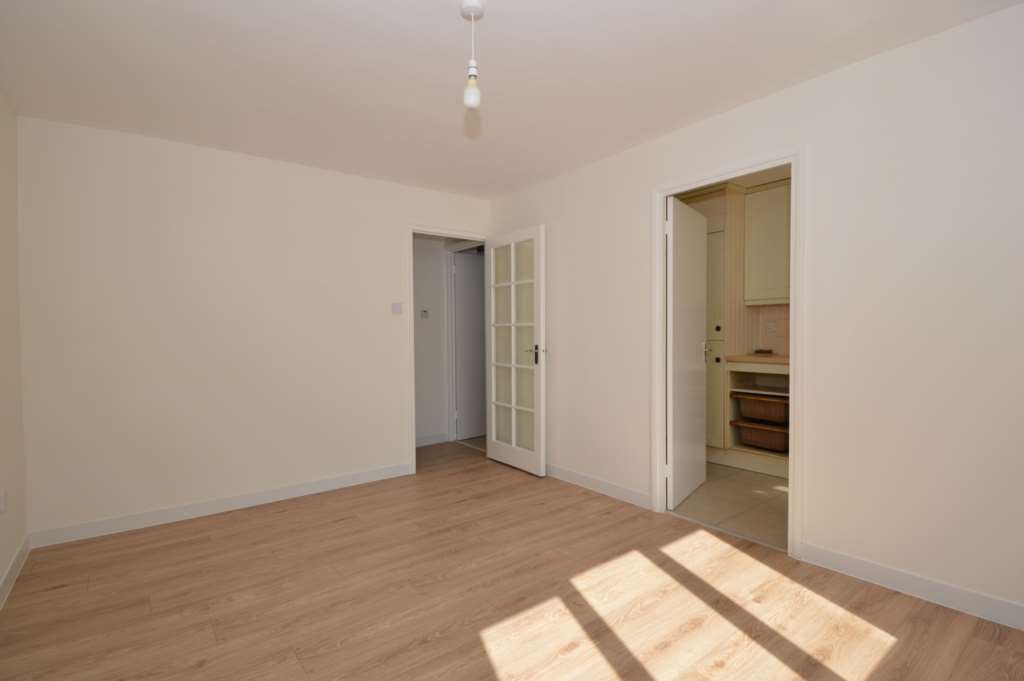 Flat Blackdown Close in Greater London
