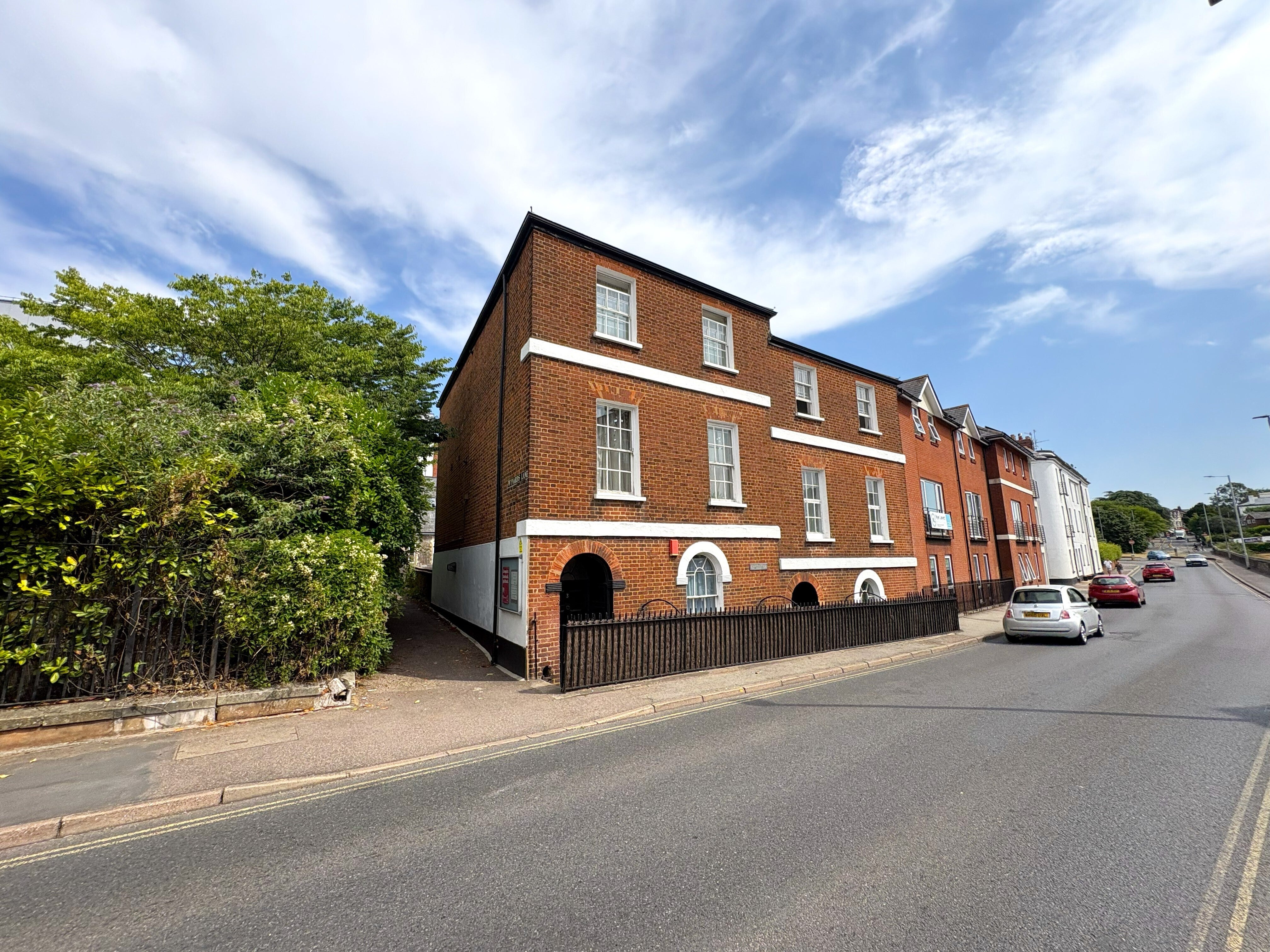 Flat Magdalen Street in Exeter