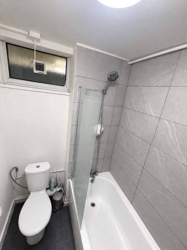 Room Woking Close in Greater London