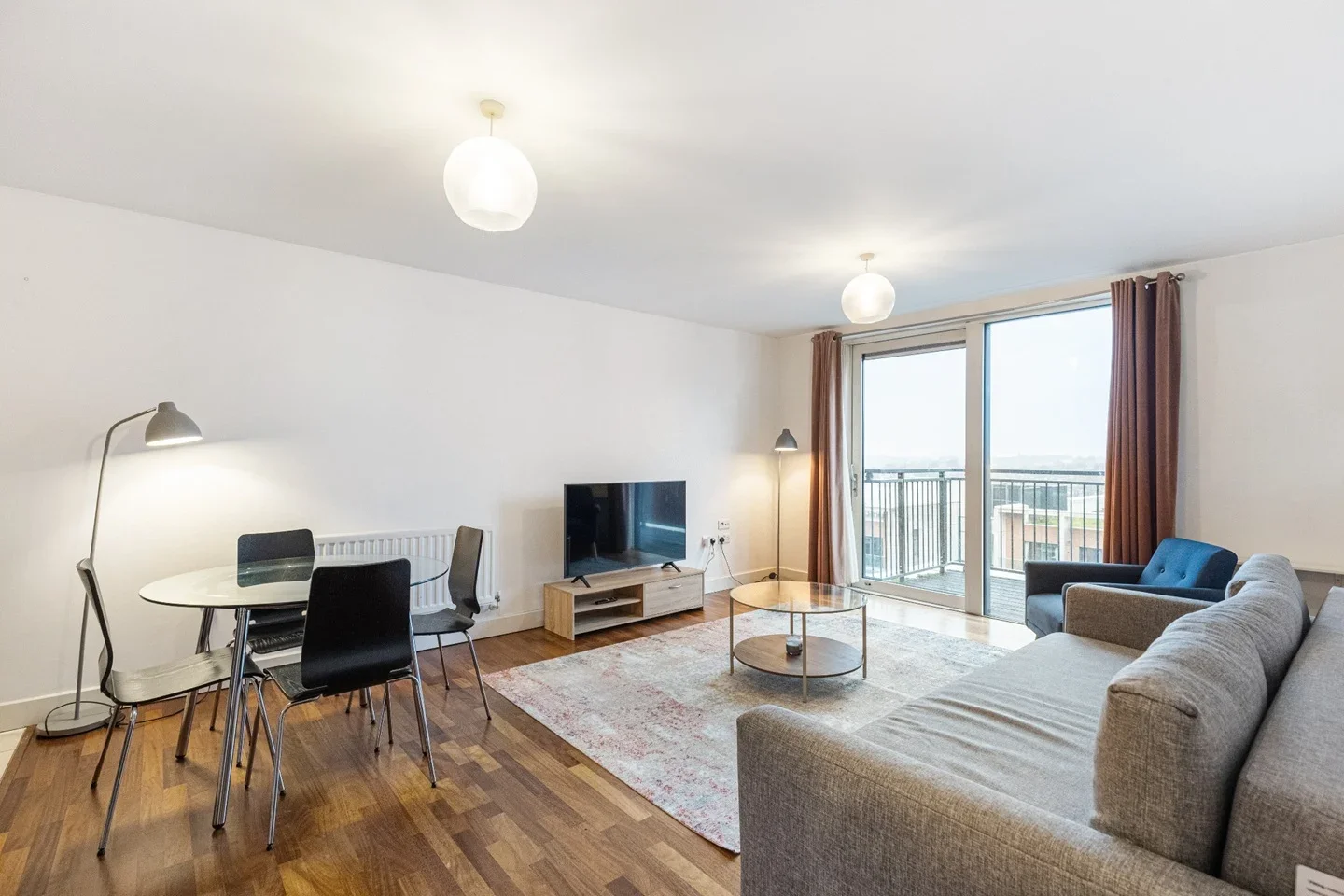 Flat Beechwood Road in Greater London