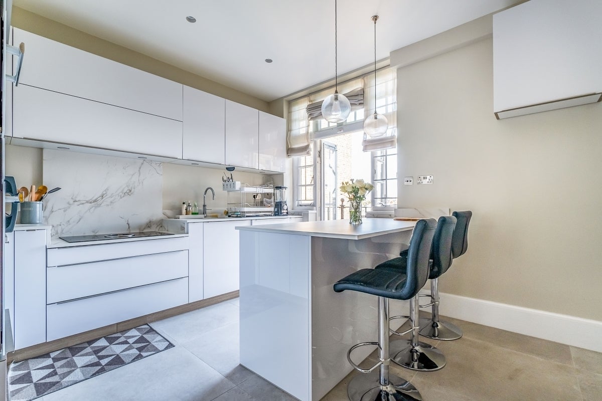 Flat Abingdon Villas in Greater London