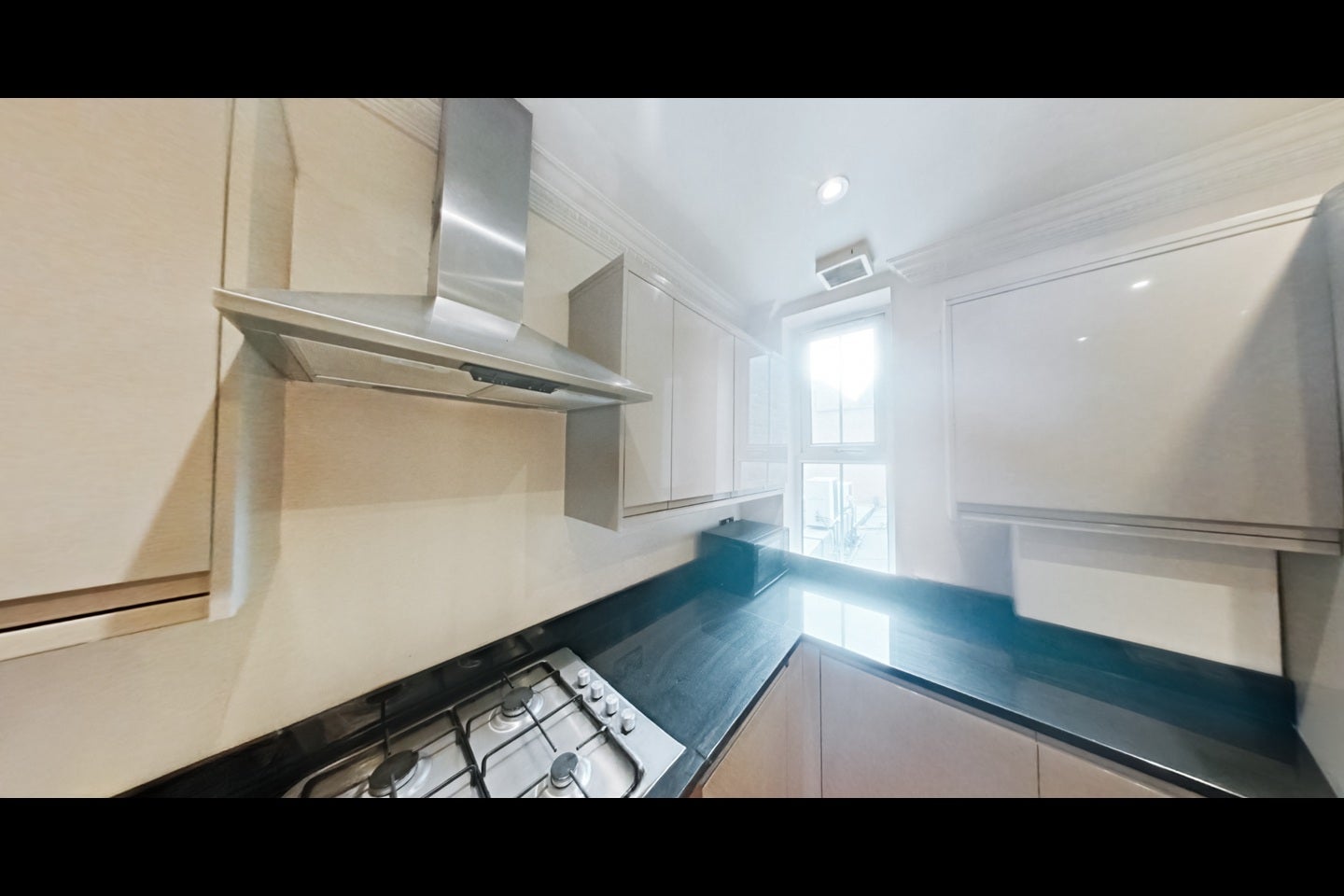 Room Stockwell Road in Greater London