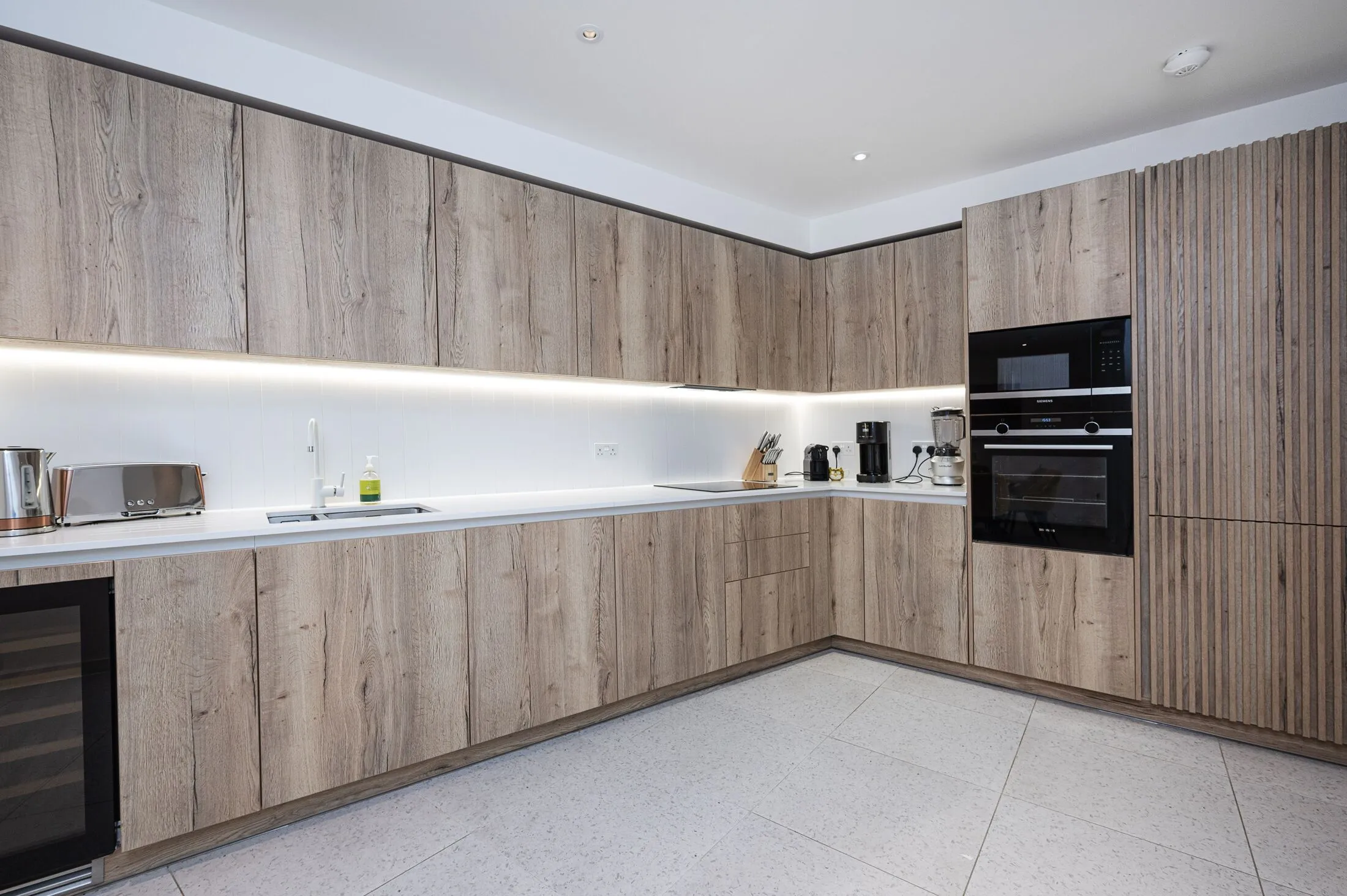 Flat Tapestry Way in Greater London