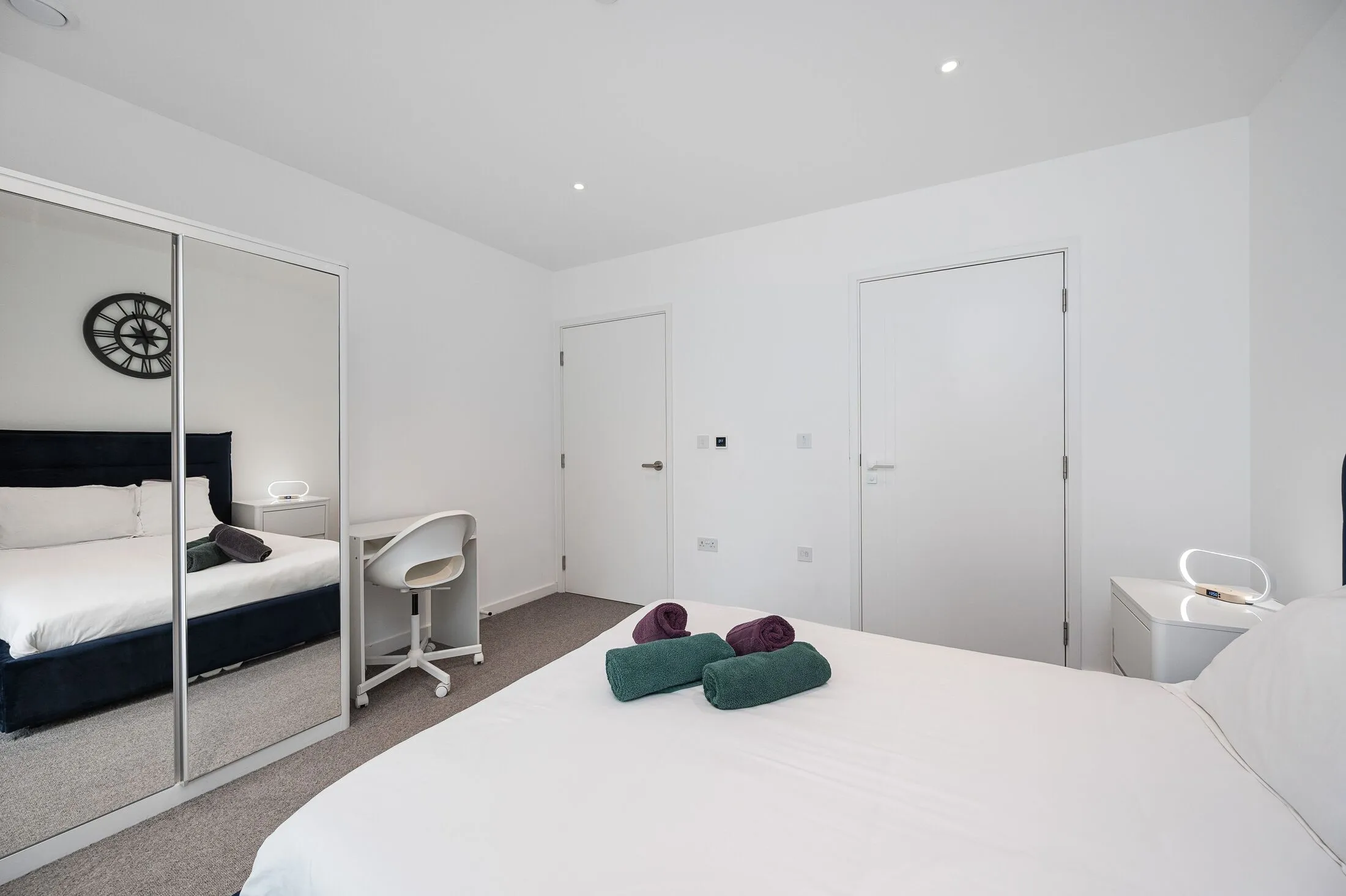 Flat Tapestry Way in Greater London