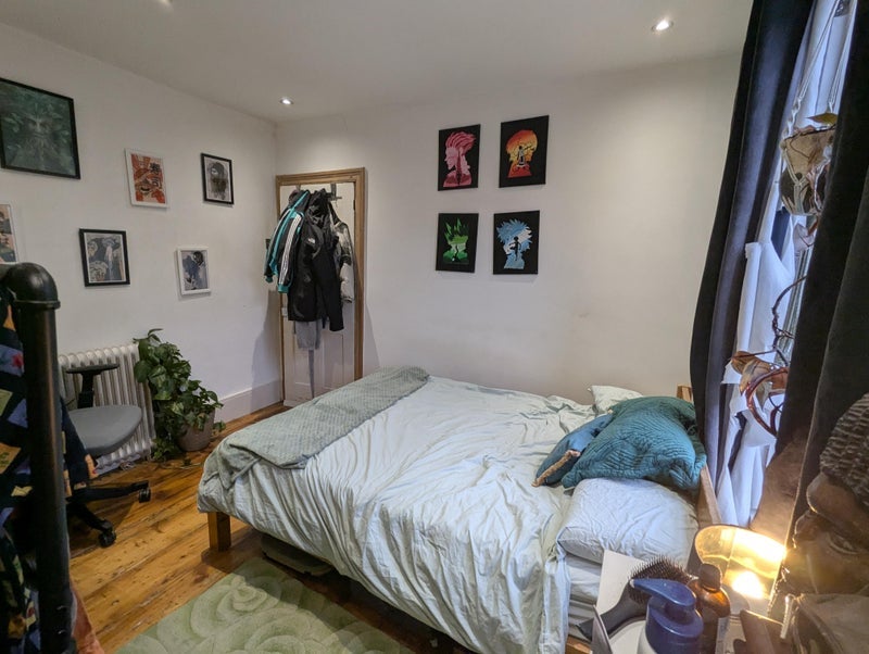 Room City Road in Greater London