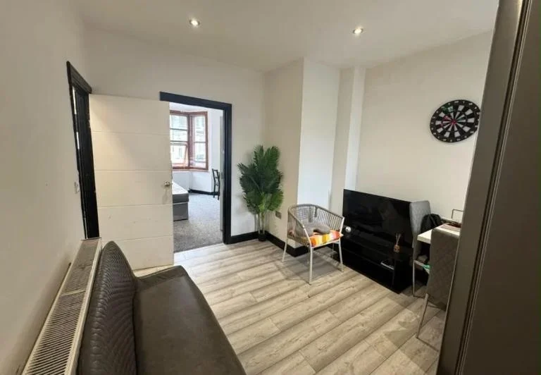 Room Livingstone Road in Gillingham