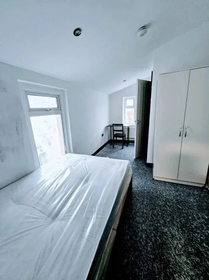 Room Livingstone Road in Gillingham