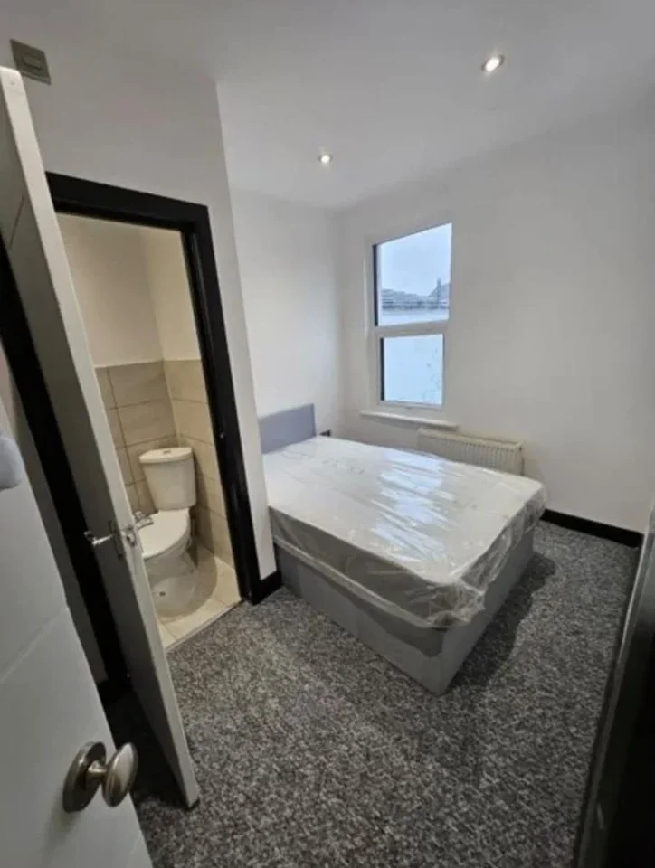 Room Livingstone Road in Gillingham