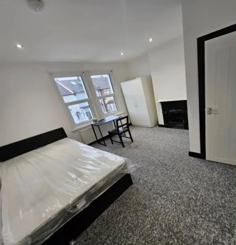 Room Livingstone Road in Gillingham