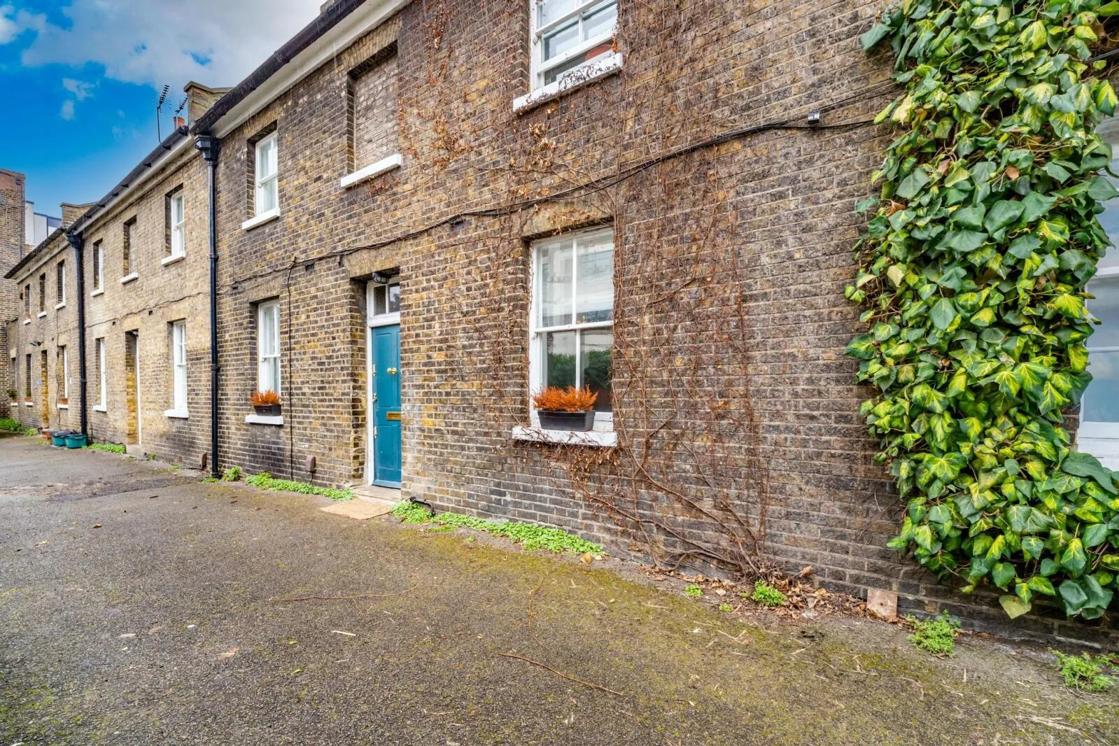Flat Bayham Street in Greater London