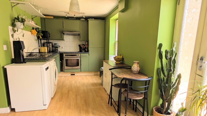 Flat Midland Mews in Bristol