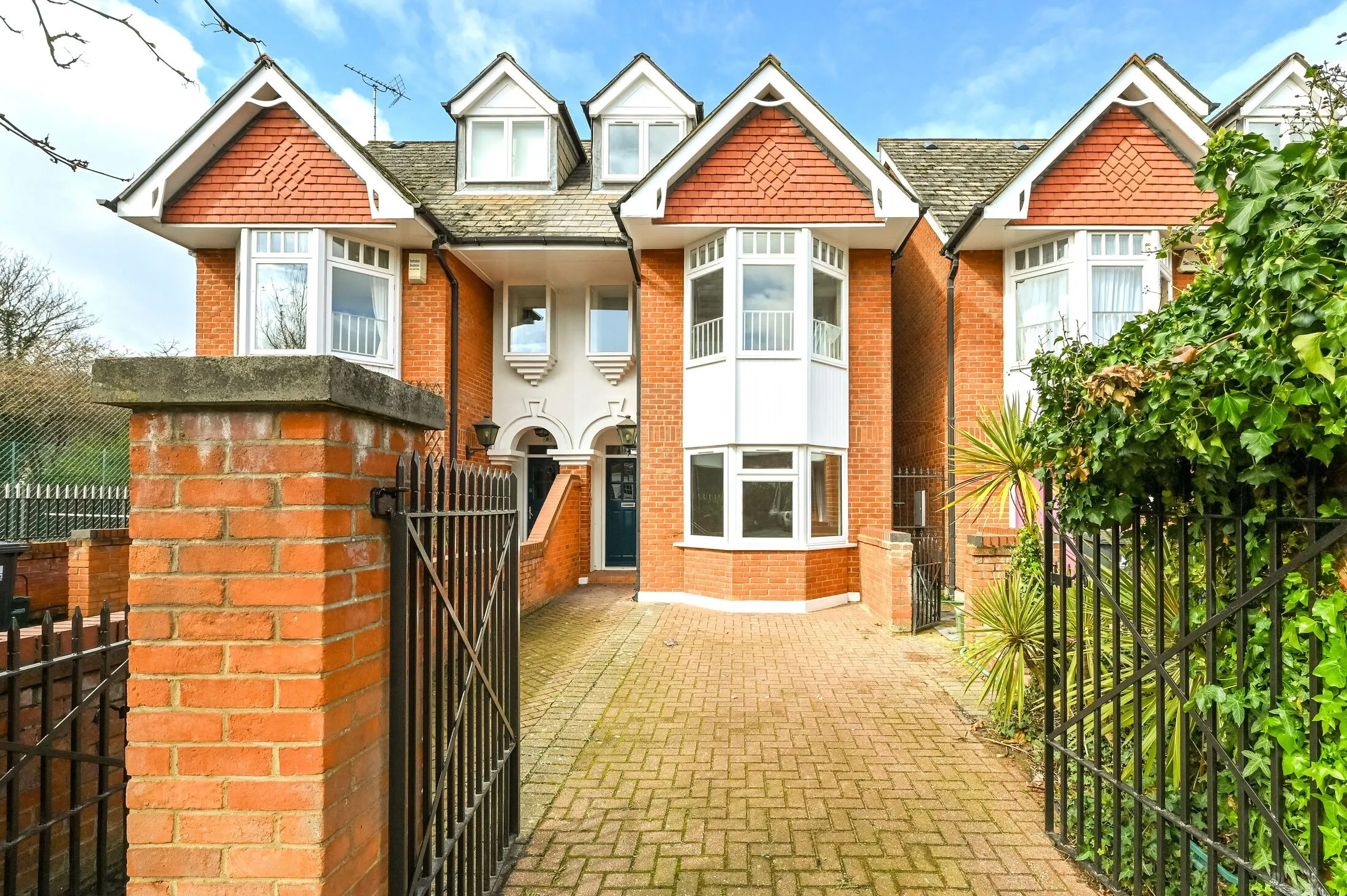 House Western Gardens in Greater London