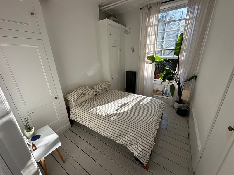 Flat Barnsbury Park in Greater London