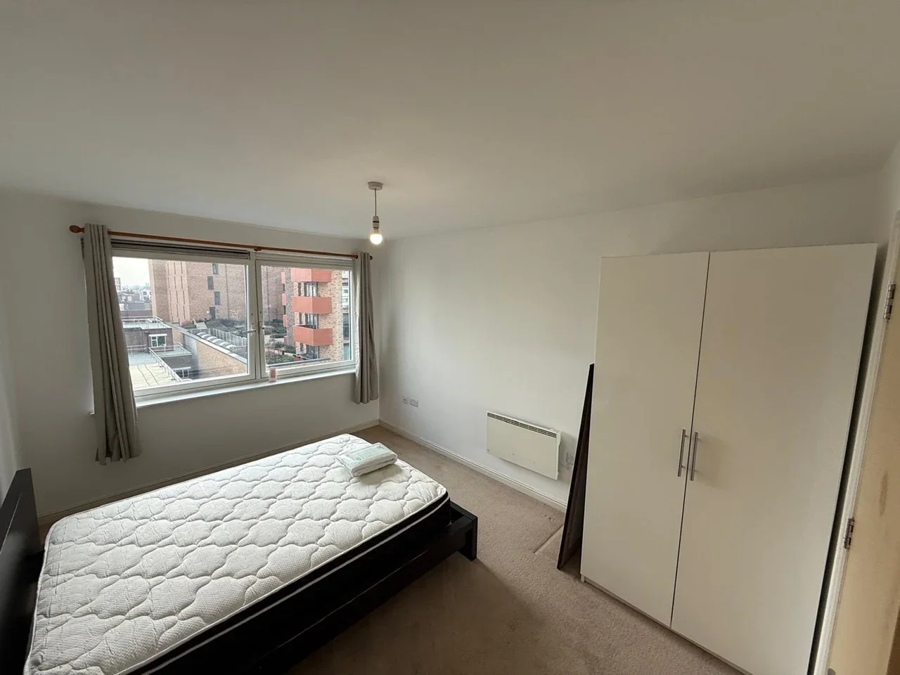 Flat Prince Regent Road in Greater London