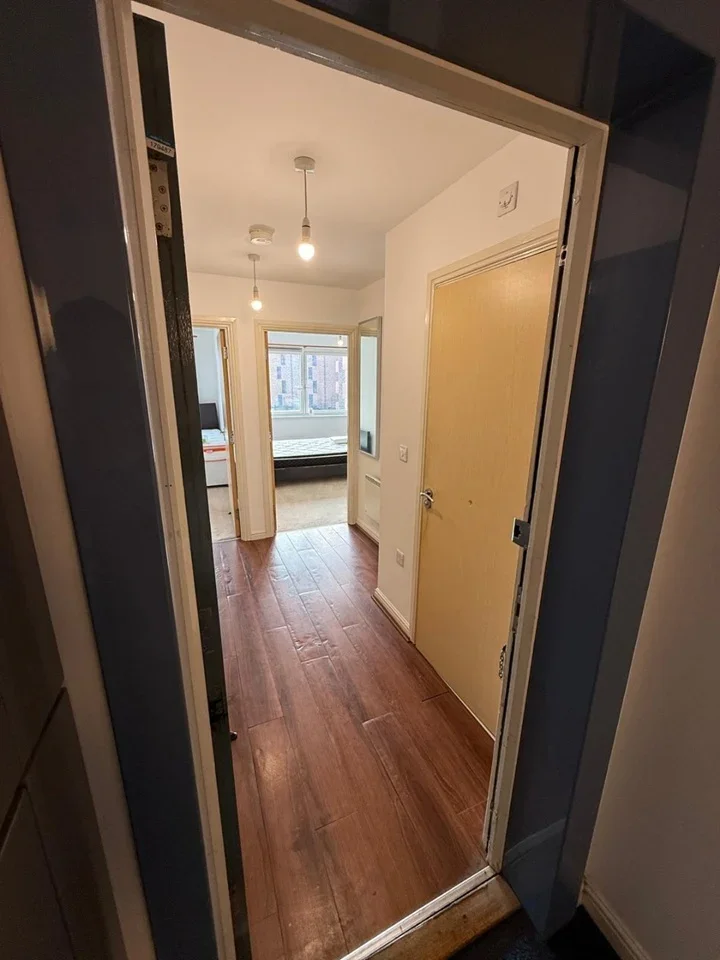 Flat Prince Regent Road in Greater London