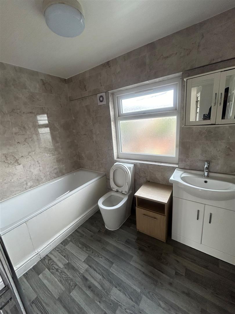 Room Long Riding in Basildon