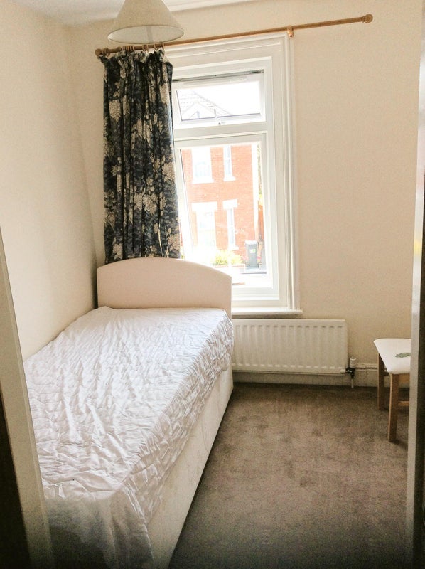 Room Evelyn Road in Bournemouth