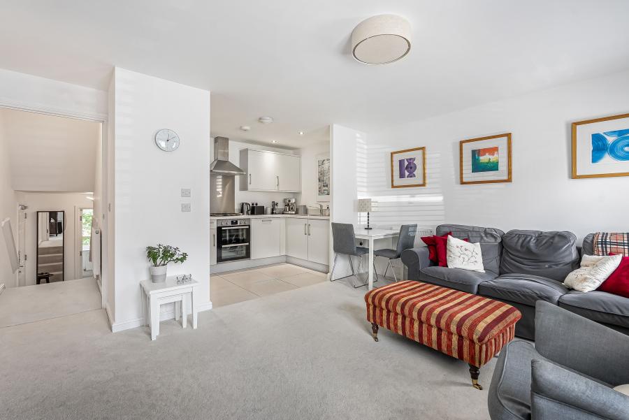 Flat Neville Close in St Albans