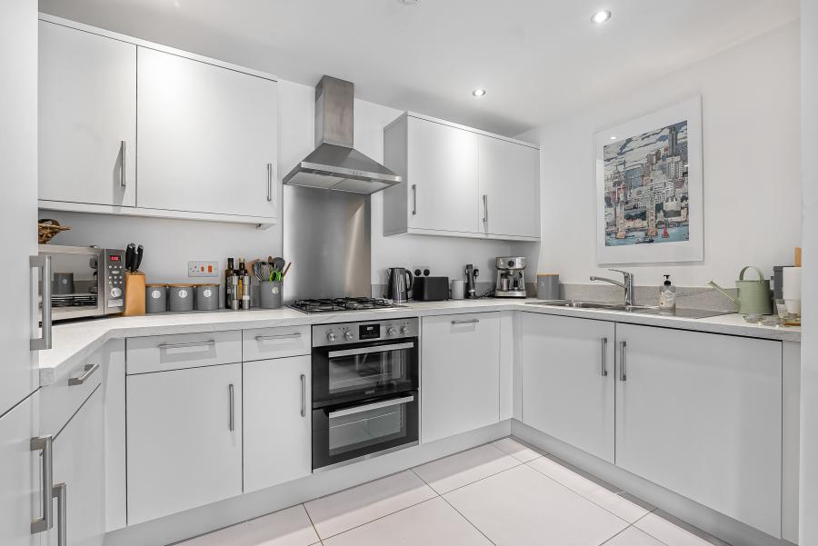 Flat Neville Close in St Albans
