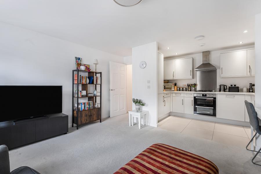 Flat Neville Close in St Albans