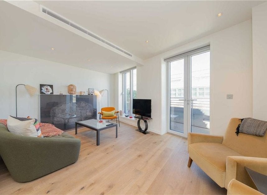 Flat Suffolk Street in City of Westminster