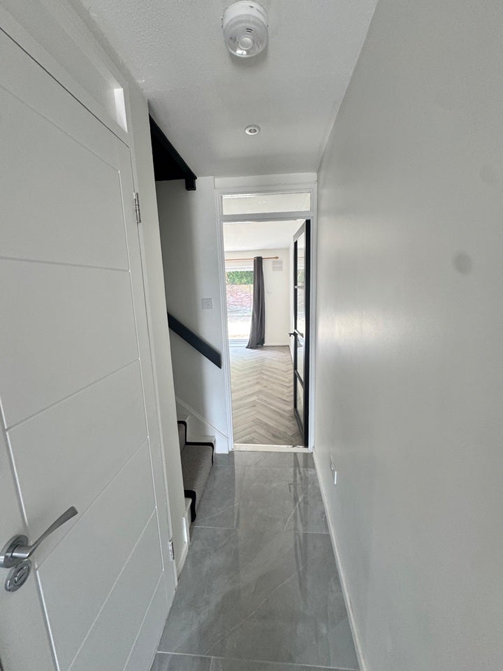 Room Goldsdown Road in Greater London