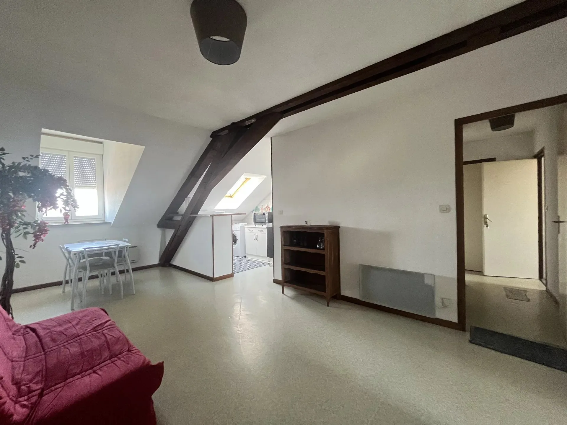 Appartement Route Nationale à Saint-Léger-des-Vignes