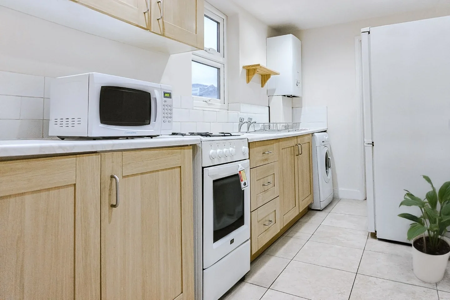 Room Coldharbour Lane in Greater London