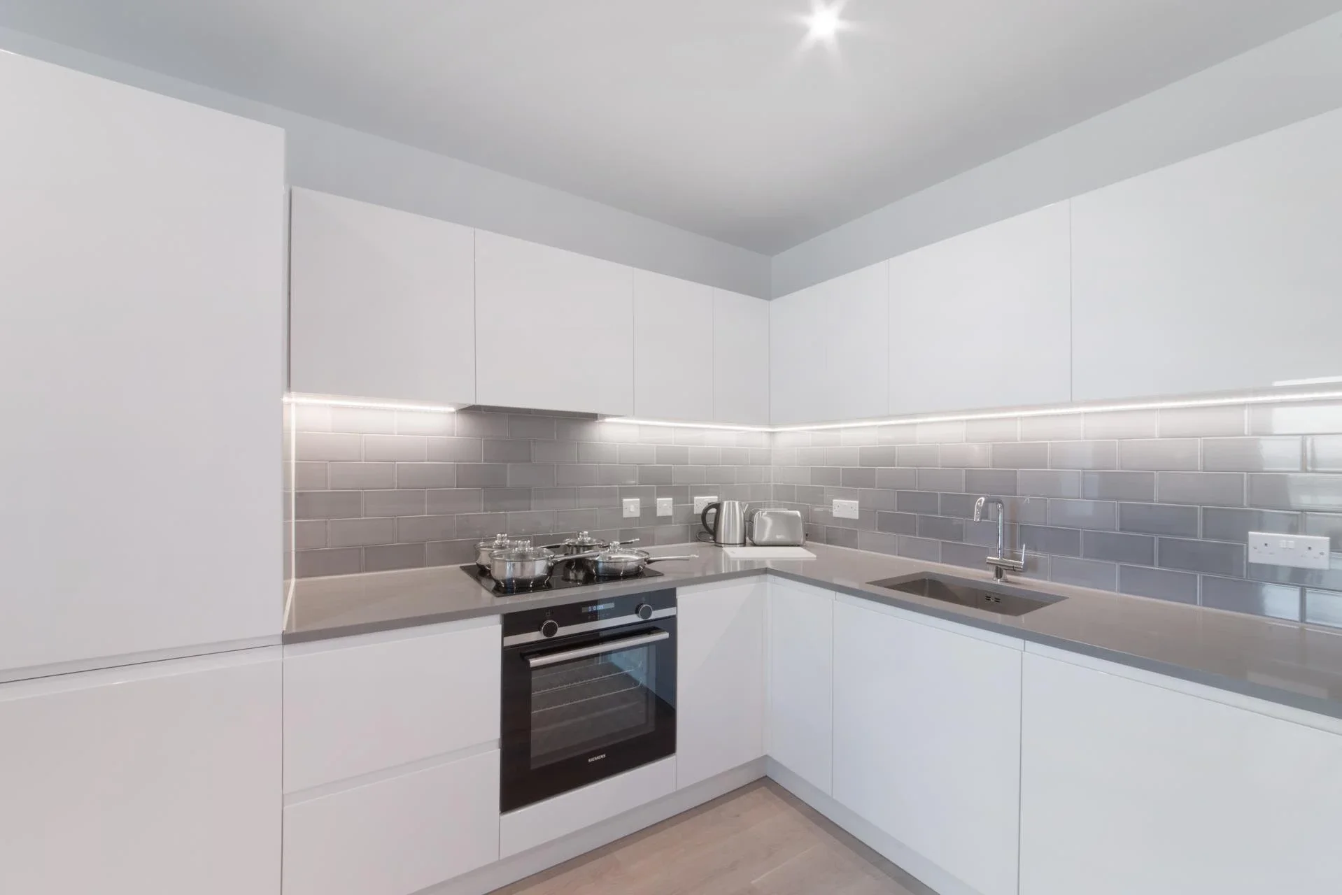 Flat Royal Crest Avenue in Greater London